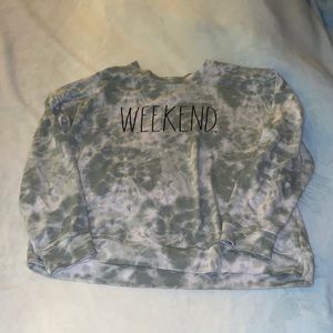 “Weekend” sweatshirt 🌷